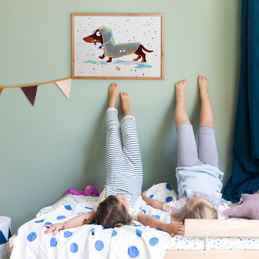 room with kids p salchicha